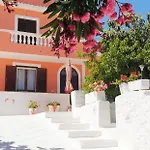 La Casa Rosa